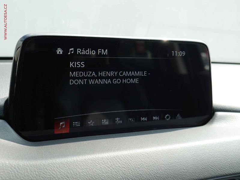 Mazda CX-5 (2018) 2.2 Skyactiv-D 4x4, AT, LED - fotka 16 z 20