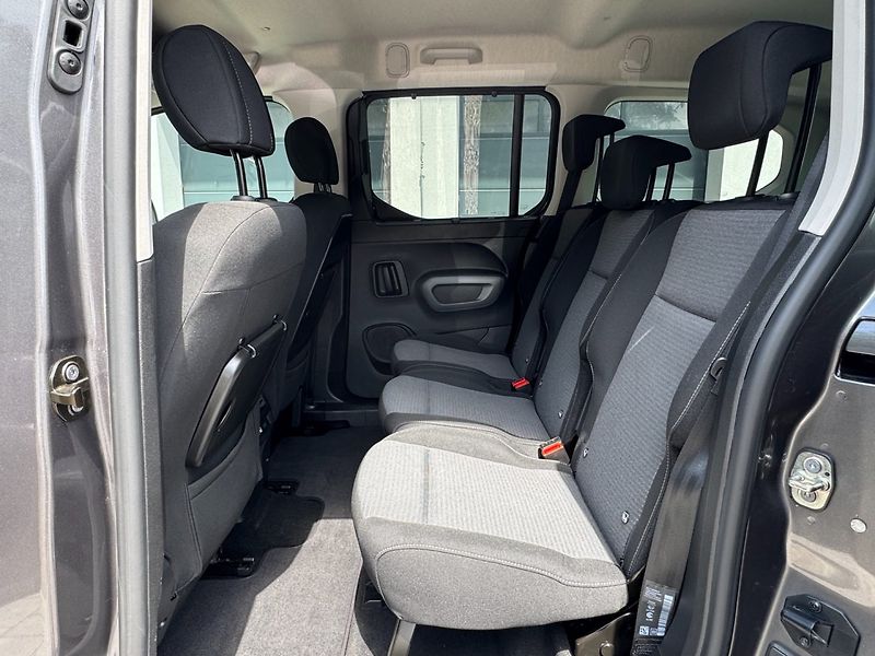 Toyota ProAce City Verso (2021) 1.2, 7míst, automat - fotka 10 z 30