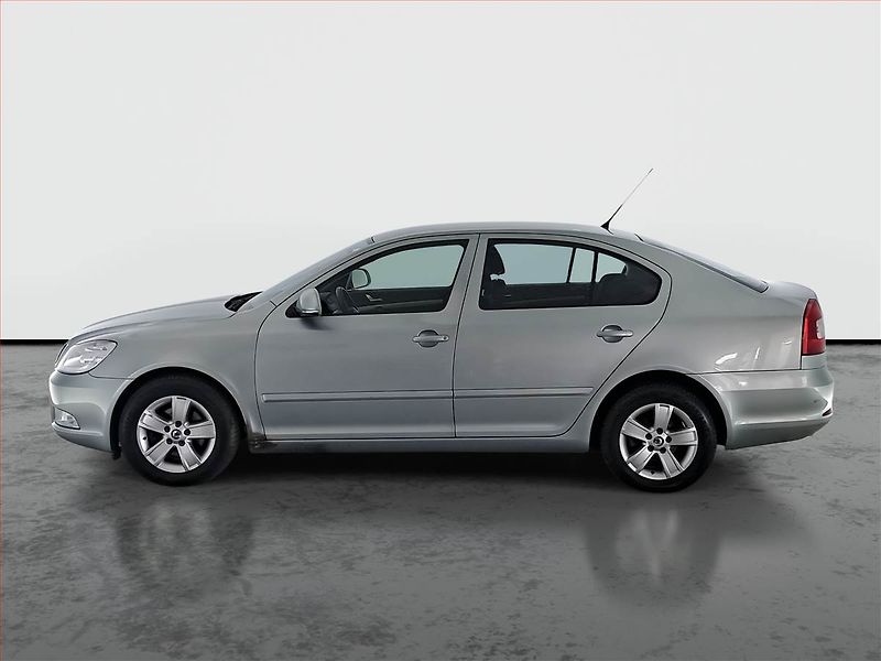 Škoda Octavia (2011) 1.6 TDI, Tempomat - fotka 3 z 14
