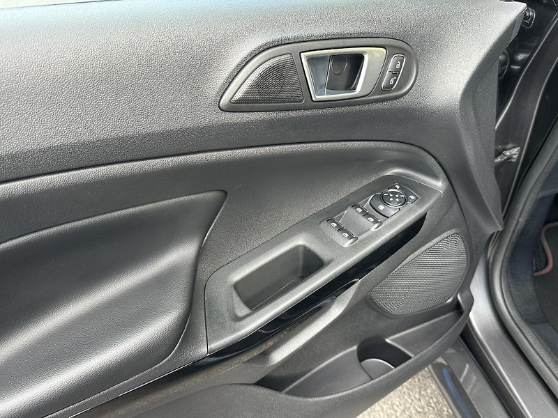 Ford EcoSport (2022) 1.0/92kW * ST-Line * Xenon - fotka 5 z 41