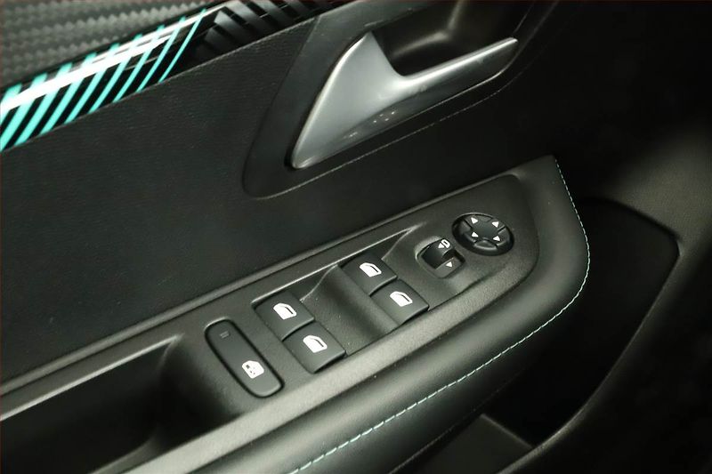 Peugeot 208 (2021) Allure 1.2 PureTech, Kůže - fotka 13 z 13