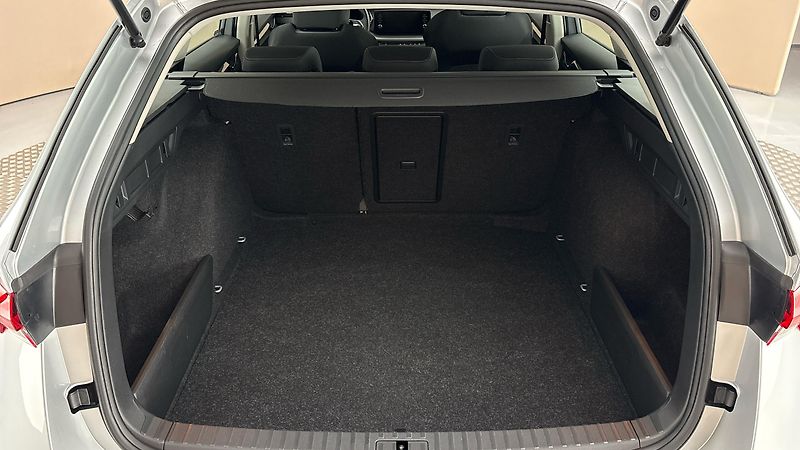 Škoda Octavia 2.0 TDI Ambition Combi - fotka 17 z 23