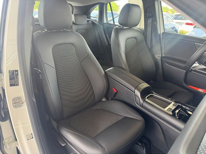 Mercedes-Benz GLA 220 4MATIC - fotka 20 z 20