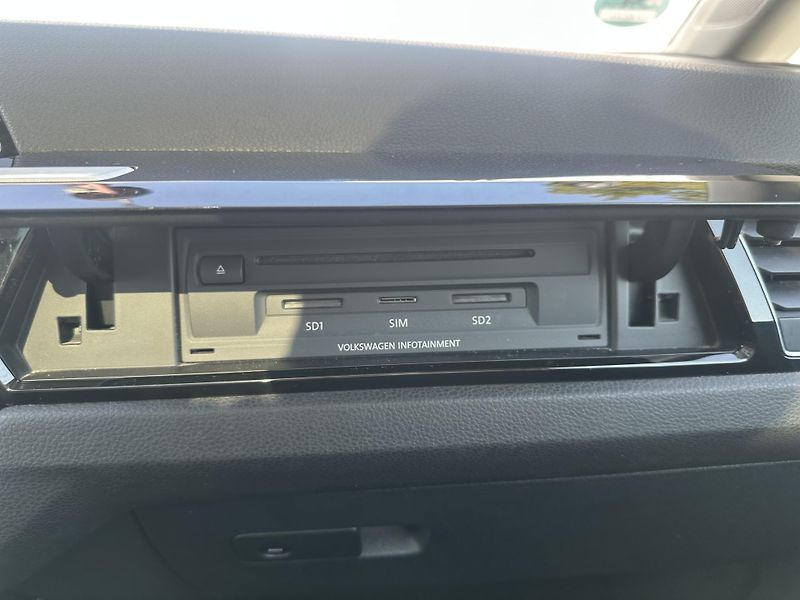 Volkswagen Touran (2015) 2.0 TDI se. knížka 7 míst - fotka 36 z 43