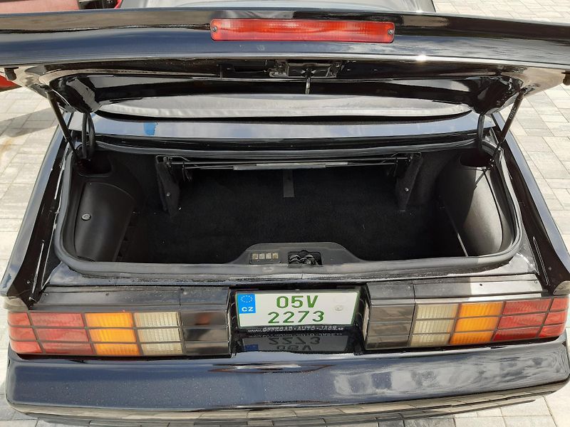 Chevrolet Camaro (1989) Z28 5,0V8 ConvertibleREZERVACE - fotka 28 z 28