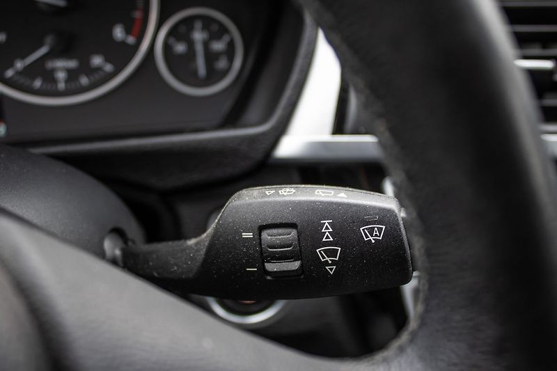 BMW Řada 3 - fotka 28 z 43
