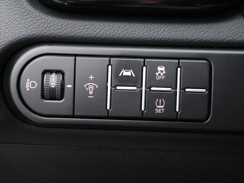 Kia XCeed 1,5 T-GDI 117kW Exclusive DPH - fotka 16 z 34