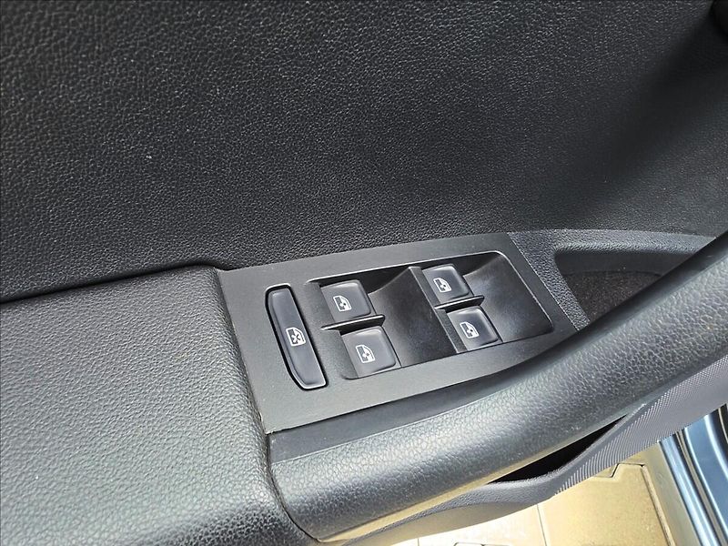 Škoda Octavia 1,4TSi 110KW Ambition 92TKM - fotka 14 z 39