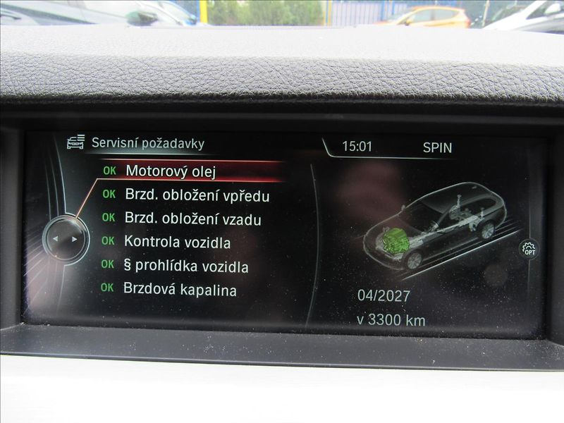 BMW Řada 5 3,0 d 530d xDrive - fotka 33 z 35