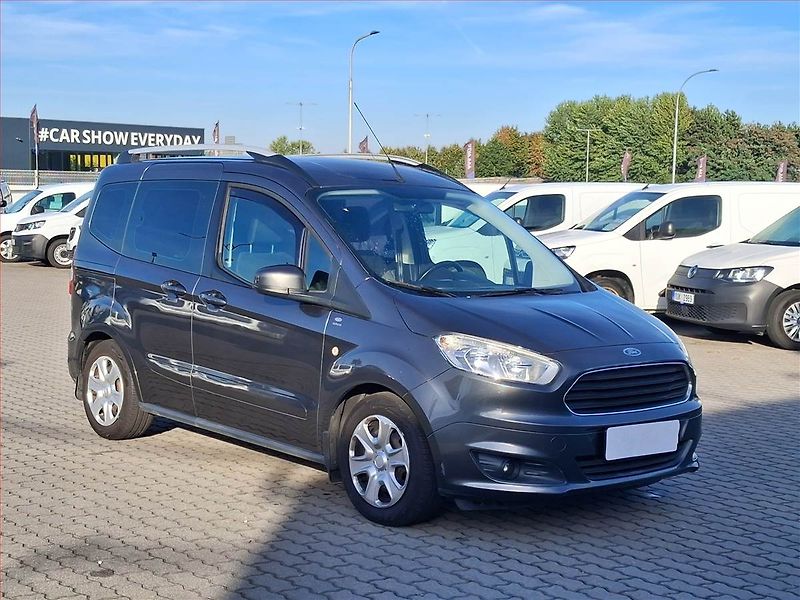 Ford Tourneo Courier (2016) Trend 1.0 EcoBoost, 5Míst, ČR - fotografie inzerátu
