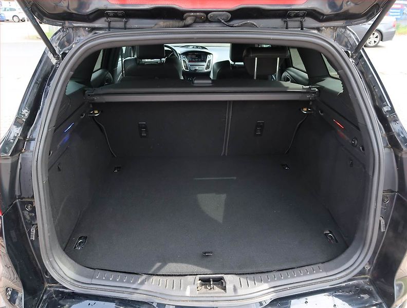Ford Focus (2015) 2.0 EcoBoost ST, Kůže - fotka 13 z 22