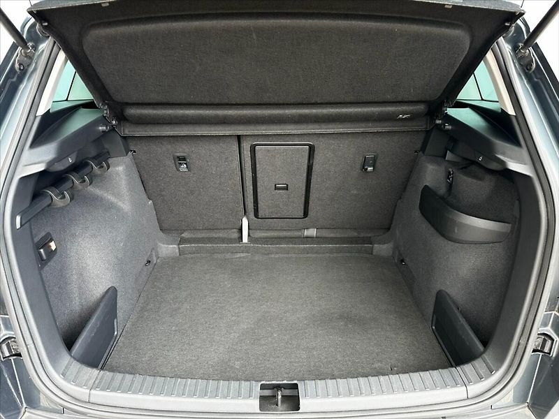 Škoda Karoq 1,6 TDI 85kW STYLE CZ-SERVIS!! - fotka 15 z 42