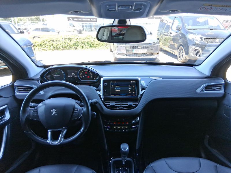 Peugeot 2008 ALLURE 1.2 PureTech 81 kW   - fotka 2 z 26