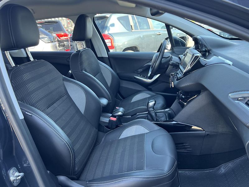 Peugeot 2008 Allure 1.2i KOUPENO V ČR 1.MAJ - fotka 34 z 45