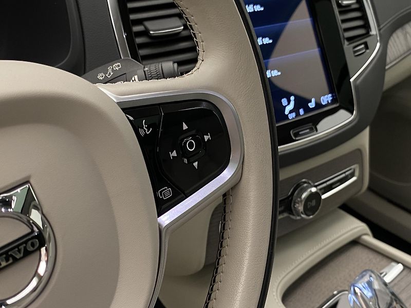Volvo XC90 T8 AWD RECHARGE REZERVACE - fotka 21 z 58