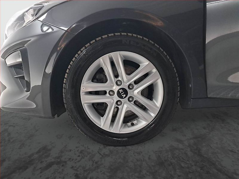 Kia Ceed (2022) 1.6 CRDi, Serv.kniha, Navi - fotka 15 z 21