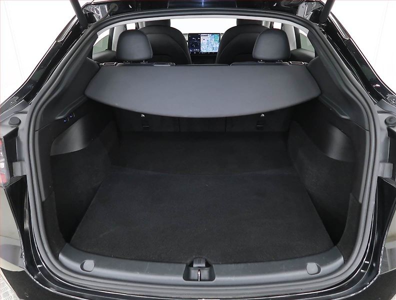 Tesla Model Y (2022) Long Range AWD 79kWh, SoH 88% - fotka 13 z 33