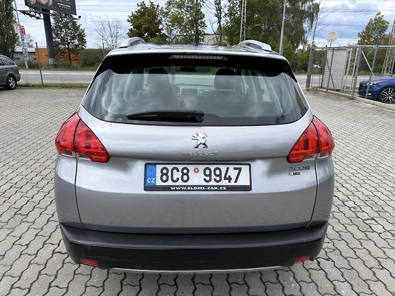 Peugeot 2008 1.2T 81 kW navigace, serviska - fotka 4 z 18