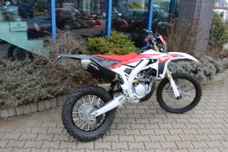 Fantic XEF 250 (2023) AKCE NAJEO POUZE 6 MTH - fotka 3 z 6