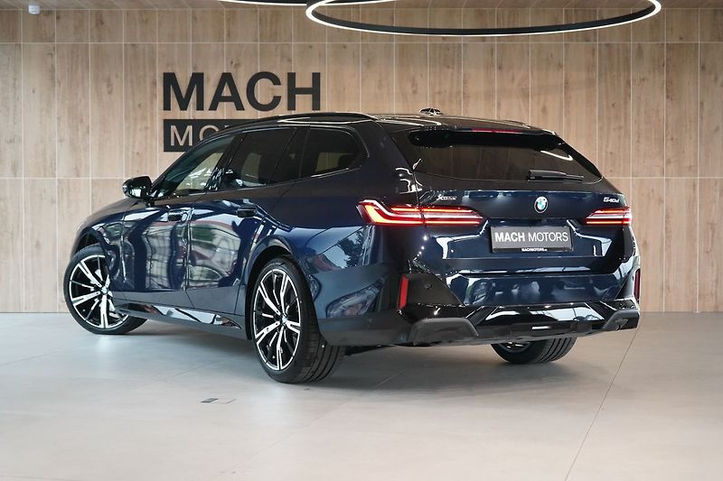 BMW Řada 5 540d xDrive Touring, Nezávislé - fotka 11 z 44