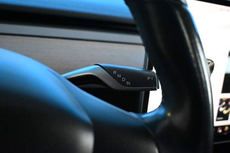 Tesla Model 3 (2019) AWD DUALMOTOR 350 KW LED Kamer - fotka 14 z 36