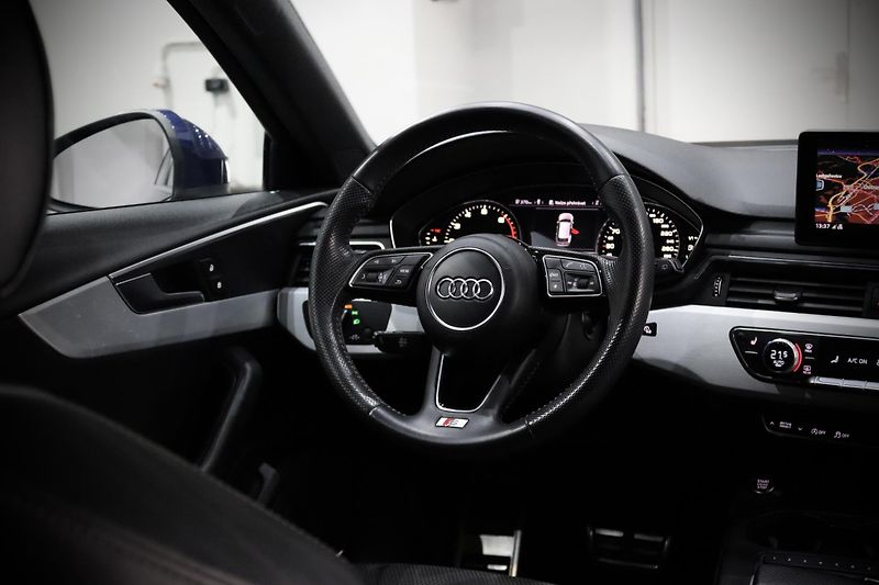 Audi A4 2.0 TFSI ultra 140 kW S line - fotka 23 z 49