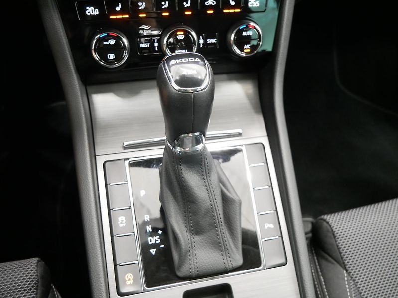 Škoda Superb - fotka 5 z 6
