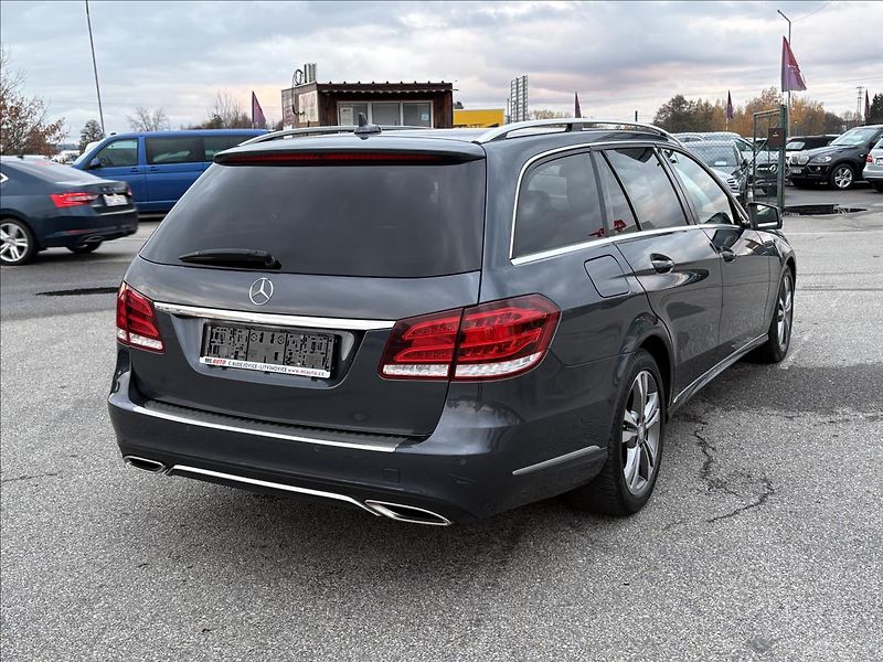Mercedes-Benz Třídy E 2,2 200CDi 100kW,Led,Navi,Výhř - fotka 2 z 36