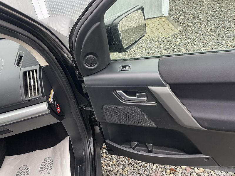Land Rover Freelander 2.2TD4 160PS 4x4 136TKM SPORT! - fotka 154 z 201
