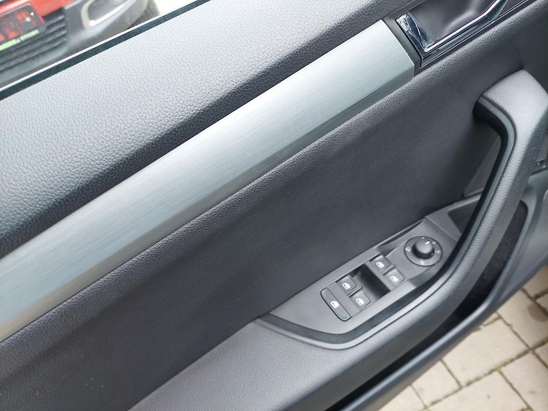 Škoda Superb (2016) III. 2.0TDi Style - fotka 10 z 37