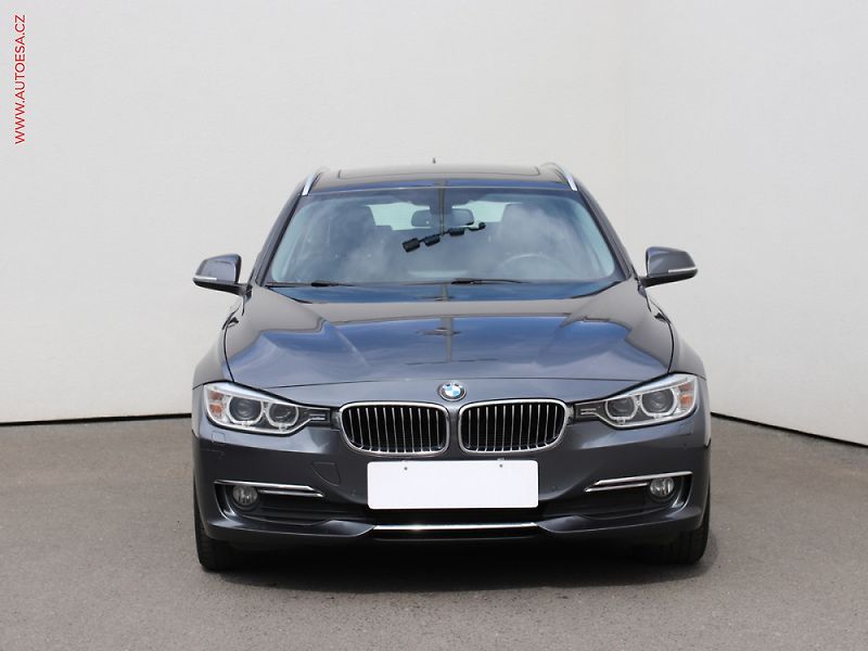 BMW Řada 3 (2015) 2.0D 318D - fotka 2 z 3