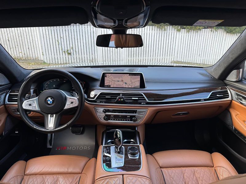 BMW Řada 7 750ixD-M-PAK-LCD-R20-B&W-FULL - fotka 15 z 46