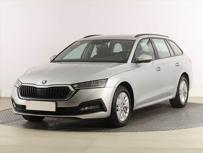 Škoda Octavia (2023) Ambition 2.0 TDI, ČR,1.maj - fotka 2 z 25