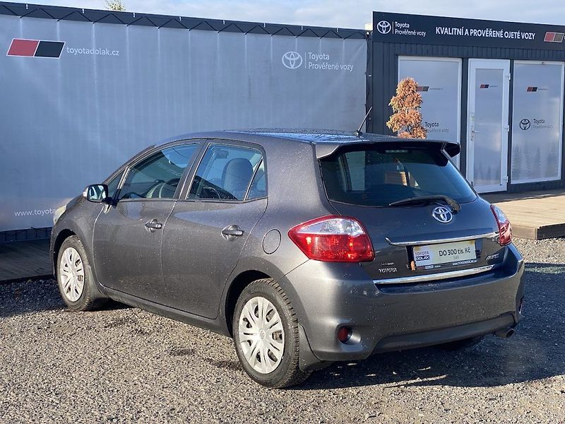 Toyota Auris 1.6i, ČR, Luna, 2x kola - fotka 5 z 15