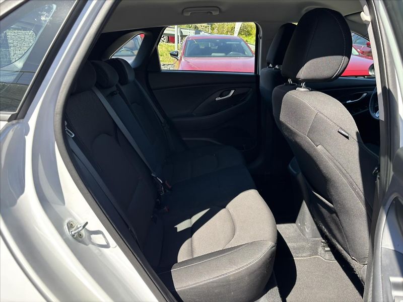 Hyundai i30 1,4 TGDi AT Style  TOP STAV - fotka 14 z 45