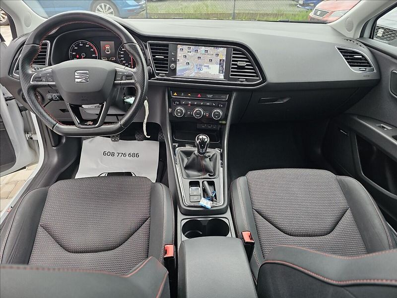 Seat Leon 1,4TSi 110KW FR led NAVI - fotka 29 z 44