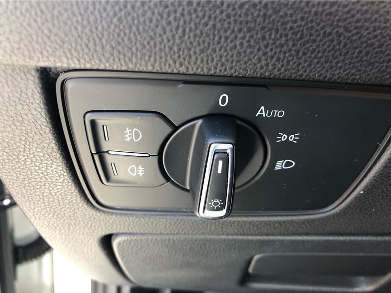 Volkswagen Passat Variant 2,0 TDI DSG - fotka 16 z 28
