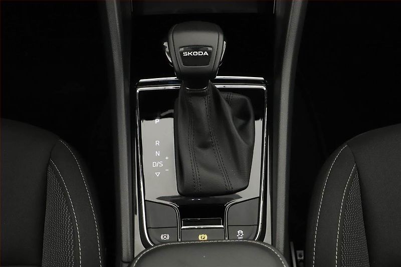 Škoda Karoq (2024) 2.0 TDI, Drive - fotka 10 z 20