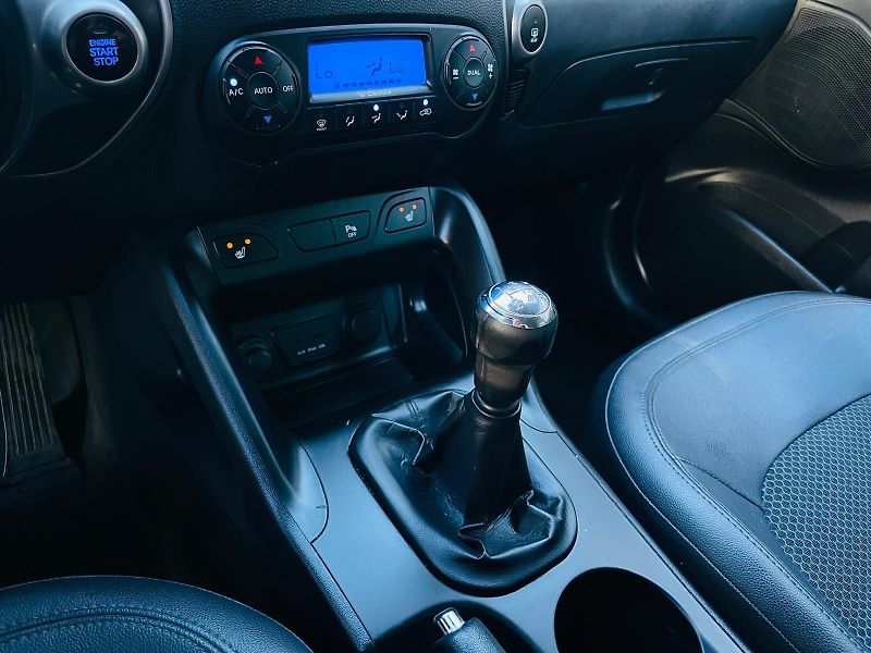 Hyundai ix35 2.0i MANUÁL VÝHŘEV SERVISKA - fotka 41 z 45