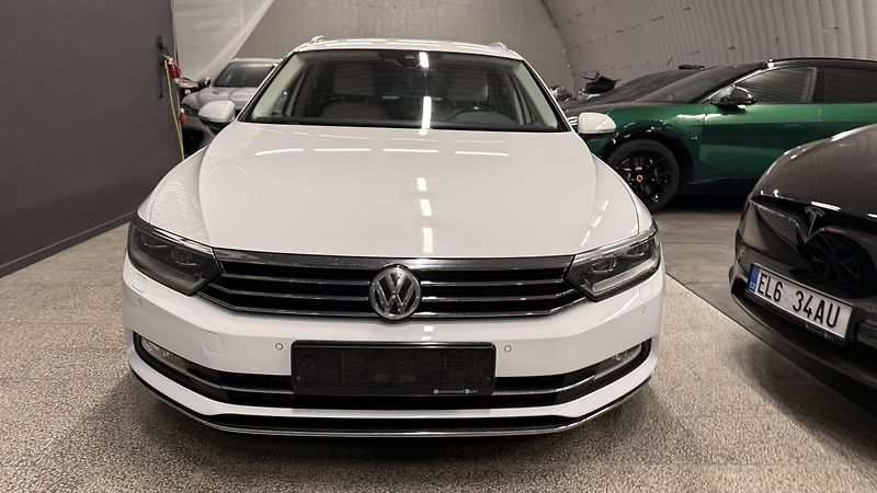 Volkswagen Passat (2019) 2.0 TDI 140kW,ČR, 4MOT DSG - fotka 12 z 48
