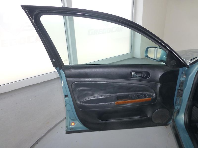 Volkswagen Passat (2000) 1,9TDI*VYHŘ.SEDADLA*ALU*XENONY - fotka 8 z 24