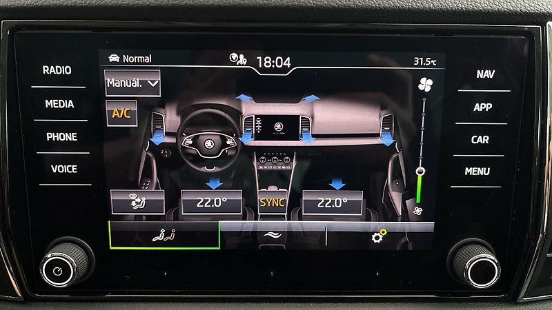 Škoda Karoq 2.0 TDI Style - fotka 26 z 28