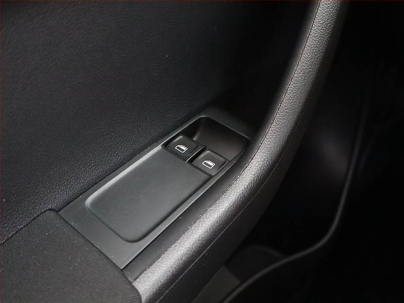Škoda Fabia (2015) Ambition 1.0, ČR,1.maj - fotka 12 z 13