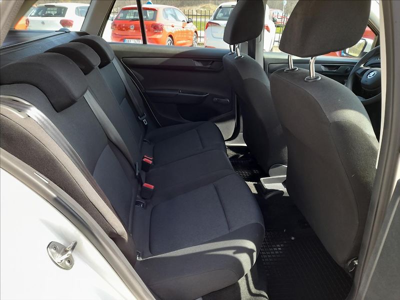 Škoda Fabia 1,0 TSi Trumf - fotka 17 z 18