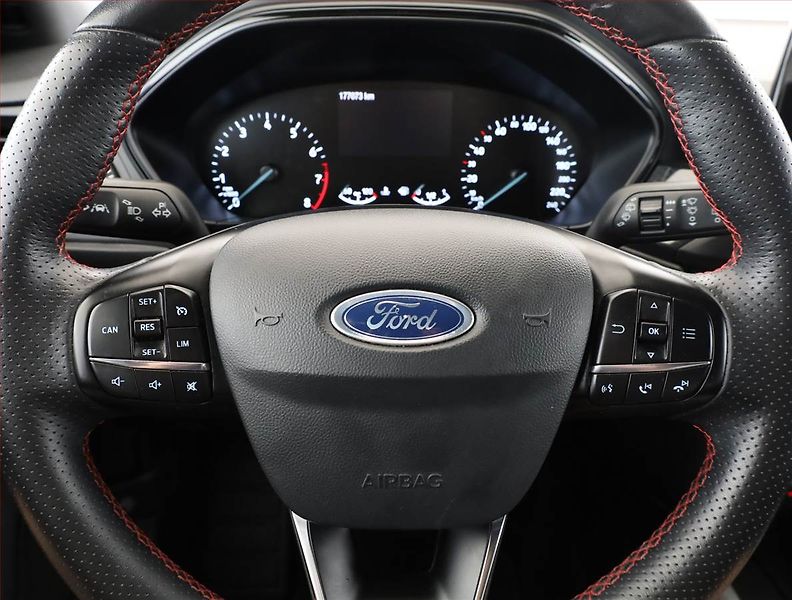 Ford Focus (2018) ST-Line 1.0 EcoBoost - fotka 8 z 18