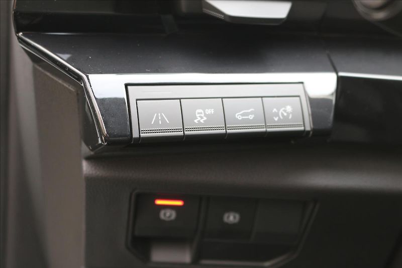 Renault Austral 1,2 e-HYBRID, TAŽNÉ - fotka 15 z 49