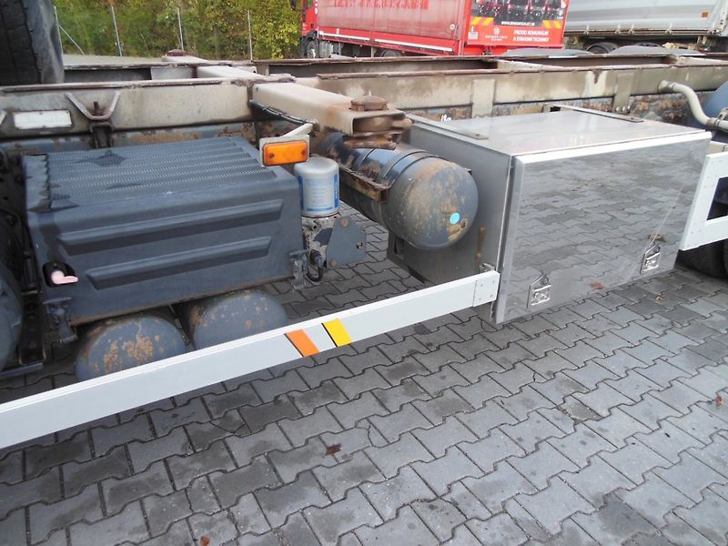 Renault Premium R 460.26 DXi, BDF, 6x2, Euro 5 - fotka 13 z 26