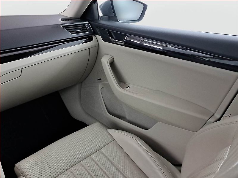 Škoda Superb (2017) Laurin&Klement 2.0 TSI - fotka 8 z 26