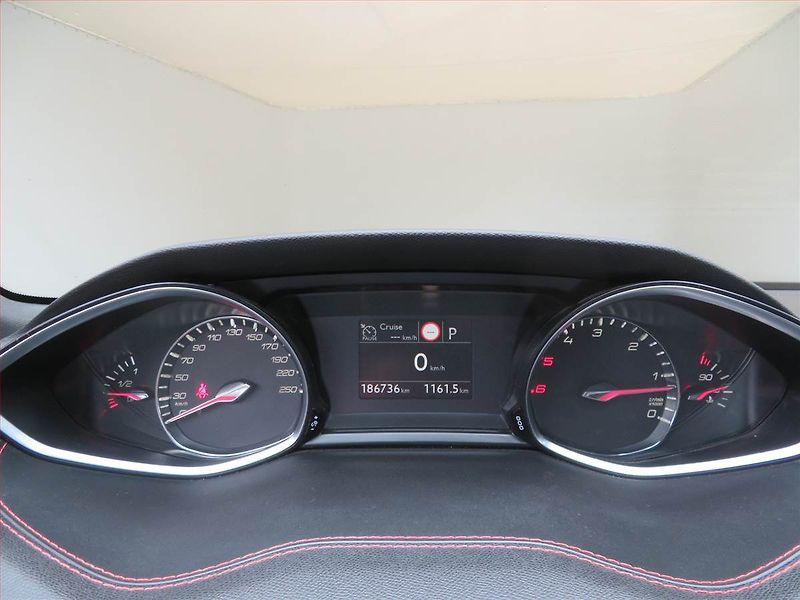 Peugeot 308 (2017) GT Line 1.6 BlueHDi, Automat - fotka 11 z 18