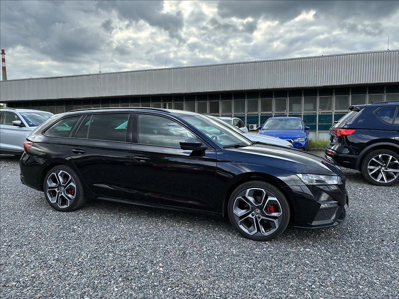 Škoda Octavia 2,0 RS,CHALLENGE,TAŽNÉ,KŮŽE - fotka 5 z 38